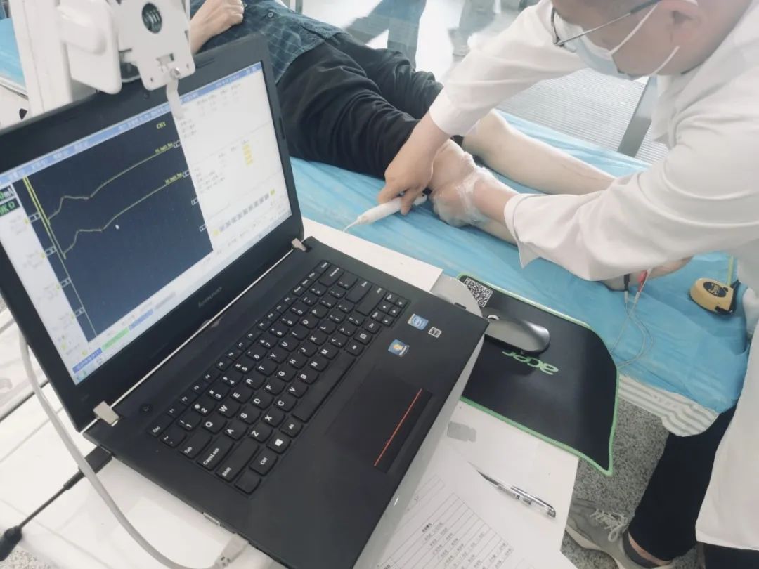 为群众办实事！海神医疗助阵安徽省立医院足部健康周义诊活动